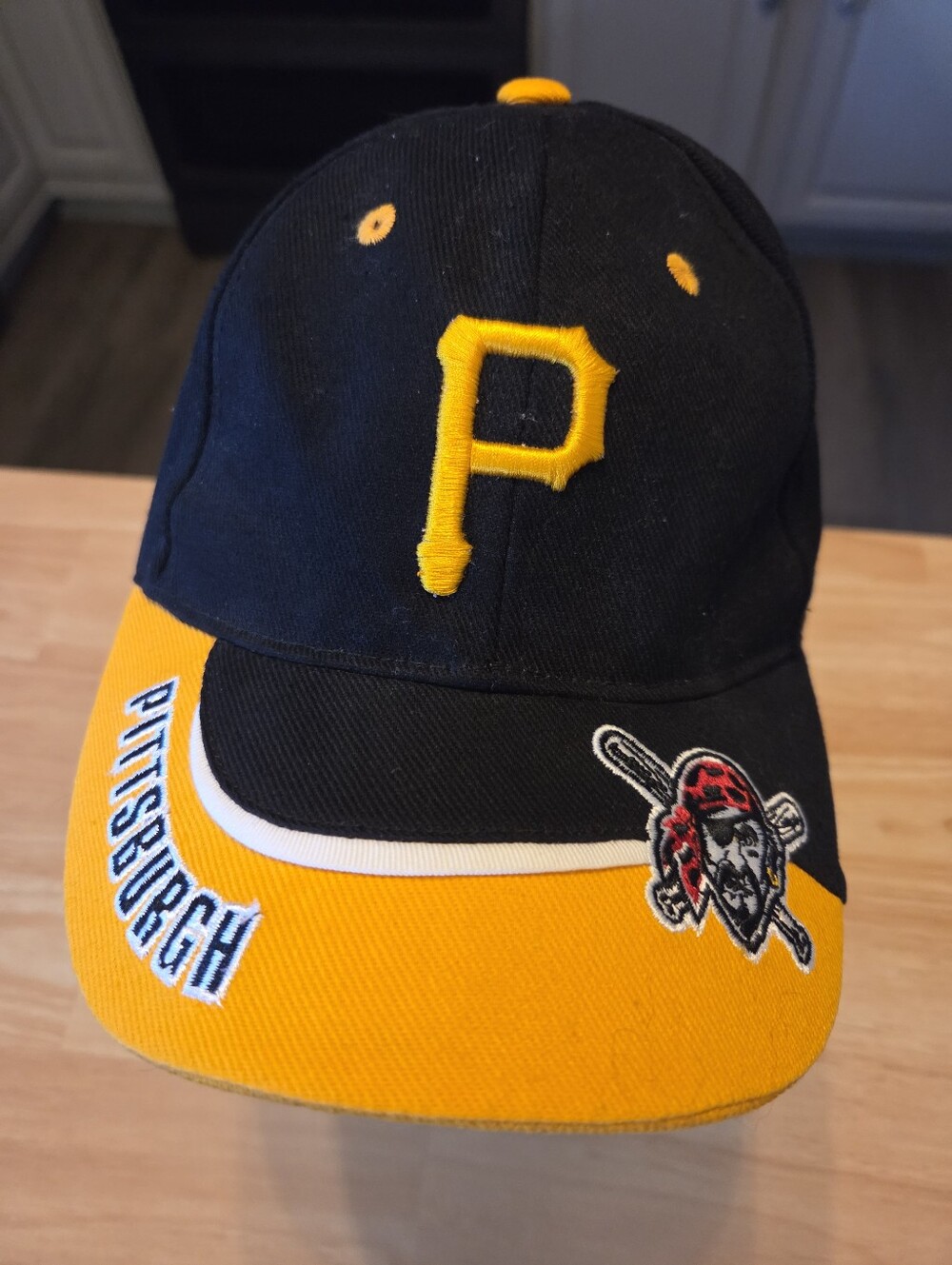 FAN FAVORITE MLB PITTSBURGH PIRATES GENUINE MERCHANDISE CHILD YOUTH BASEBALL CAP